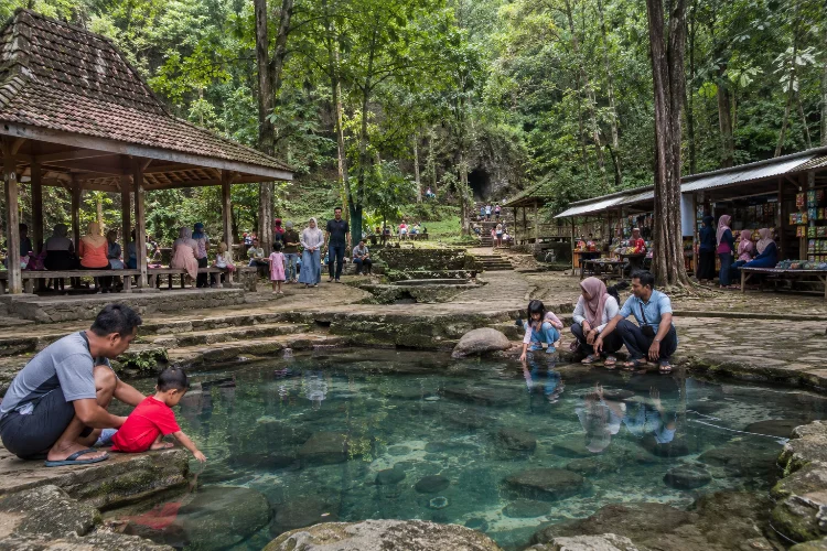 Wisata Alam Wonosoco untuk Liburan Keluarga di Kudus